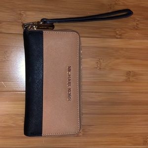 Michael Kors Wristlet - tan and black